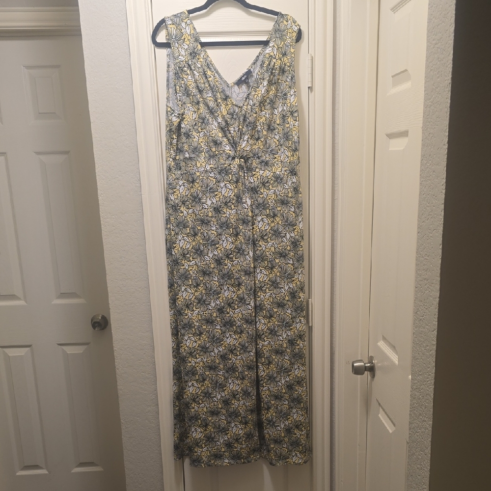 Floral Sleeveless Maxi Dress